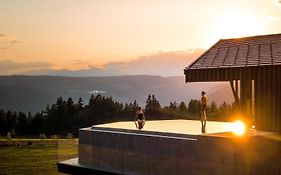 Aeon Hotel - Adults Only Bed & Breakfast